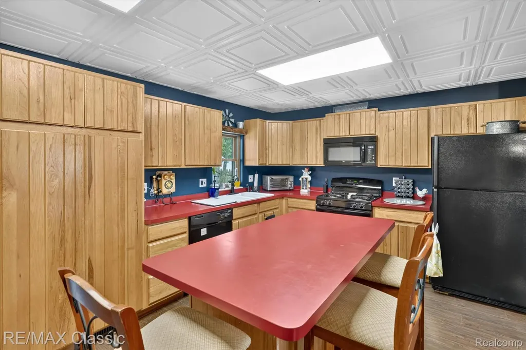 352 Meribah Highland Charter Township MI 48356