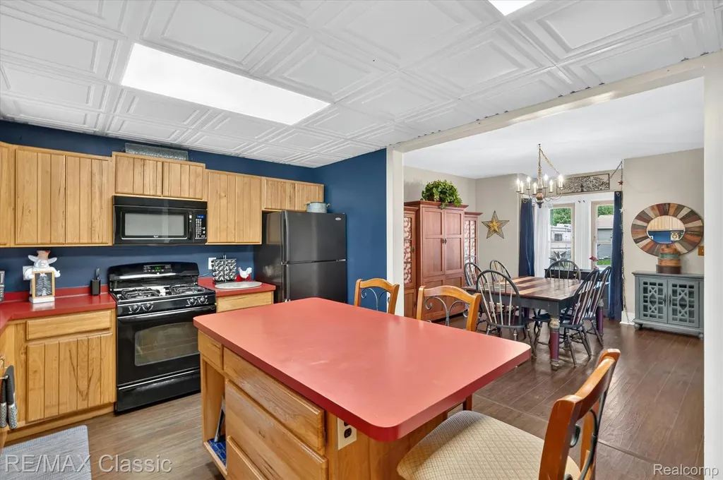 352 Meribah Highland Charter Township MI 48356