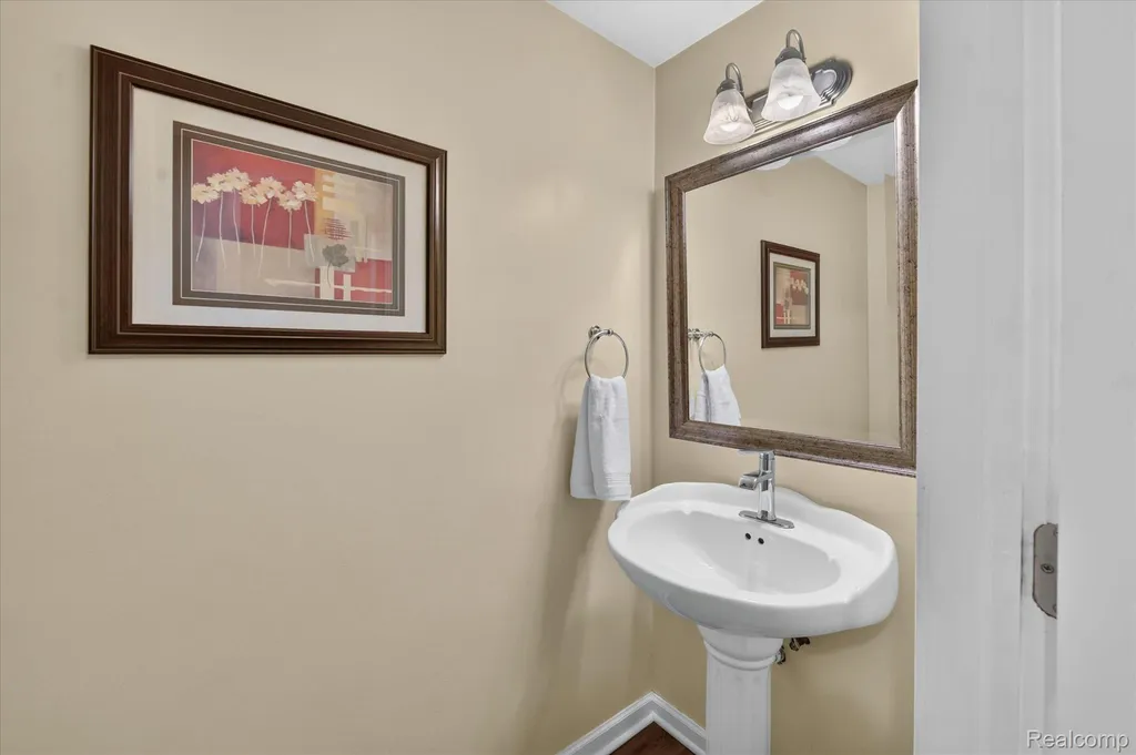 31136 Carriage Hill Court Farmington Hills City MI 48331
