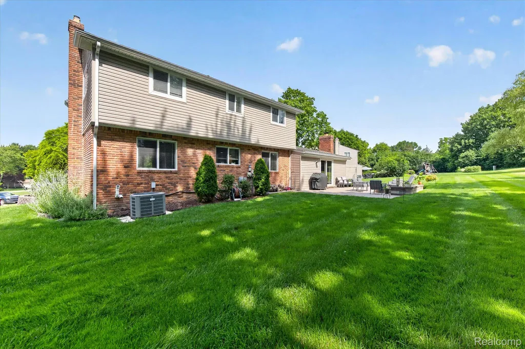 31136 Carriage Hill Court Farmington Hills City MI 48331