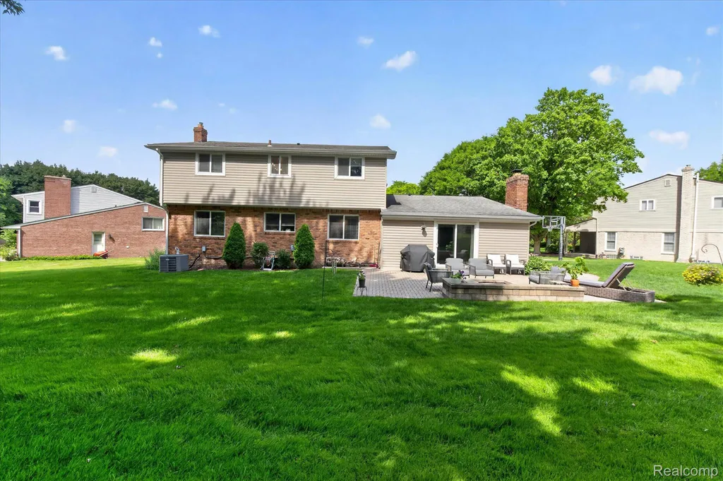 31136 Carriage Hill Court Farmington Hills City MI 48331
