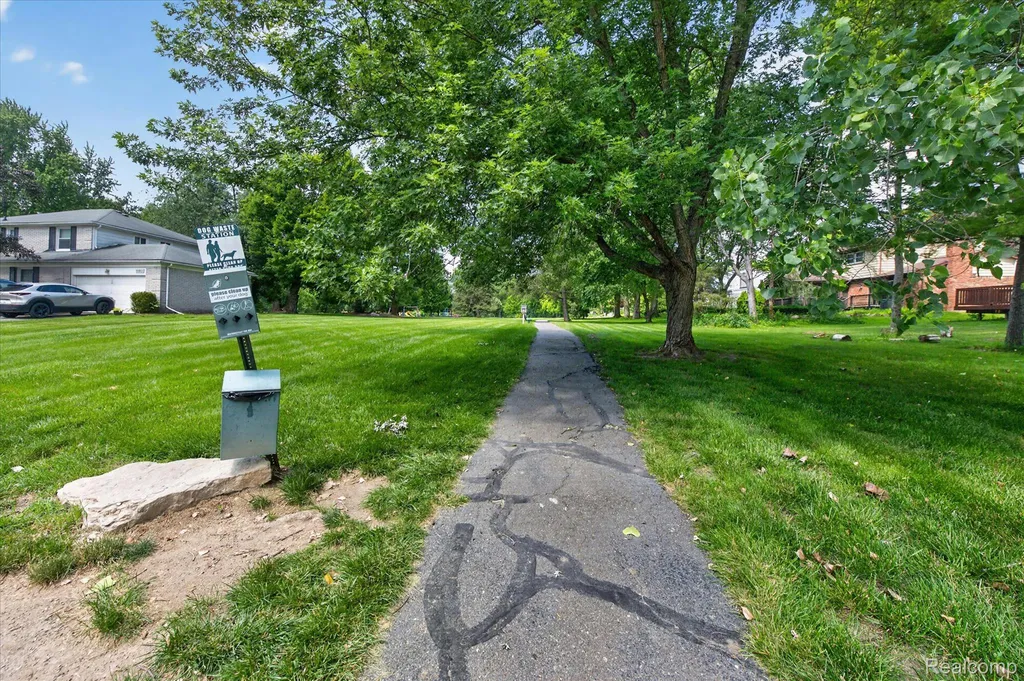 31136 Carriage Hill Court Farmington Hills City MI 48331