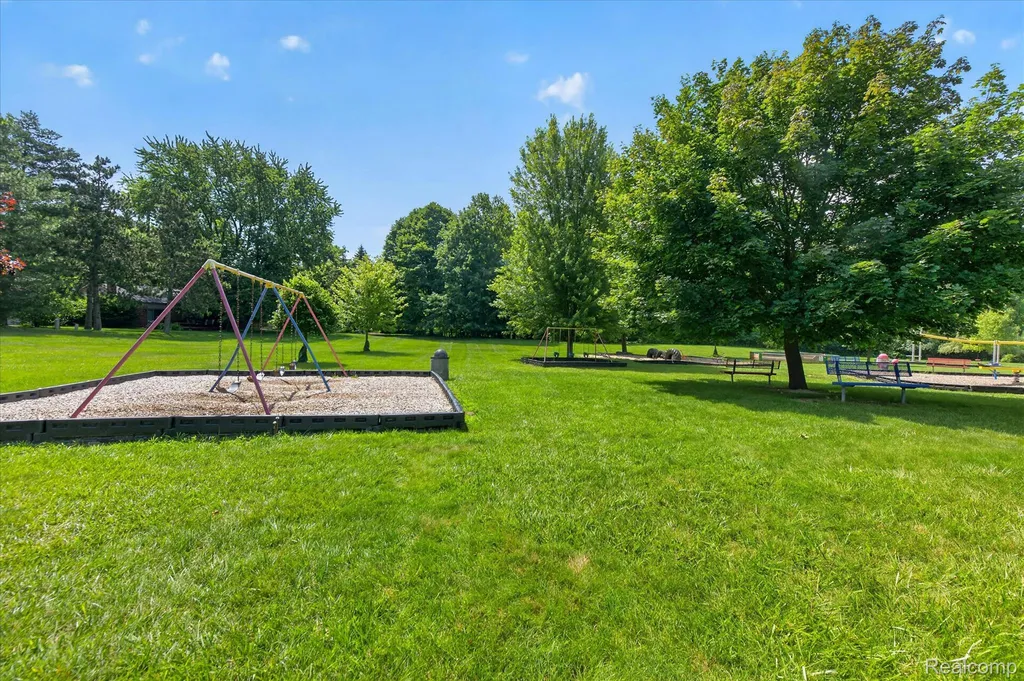 31136 Carriage Hill Court Farmington Hills City MI 48331