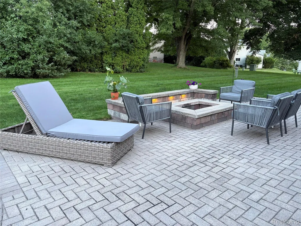 31136 Carriage Hill Court Farmington Hills City MI 48331