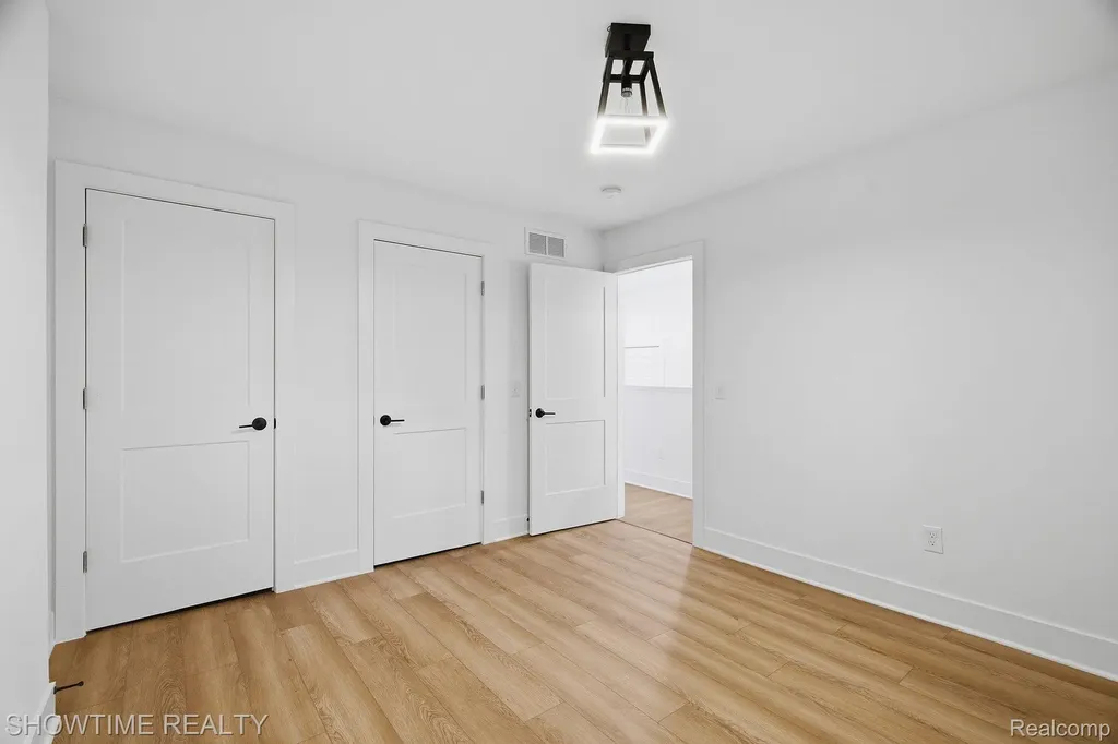 19320 Gaylord Redford Charter Township MI 48240