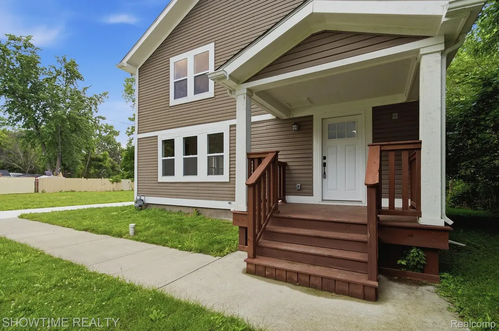 19320 Gaylord Redford Charter Township MI 48240