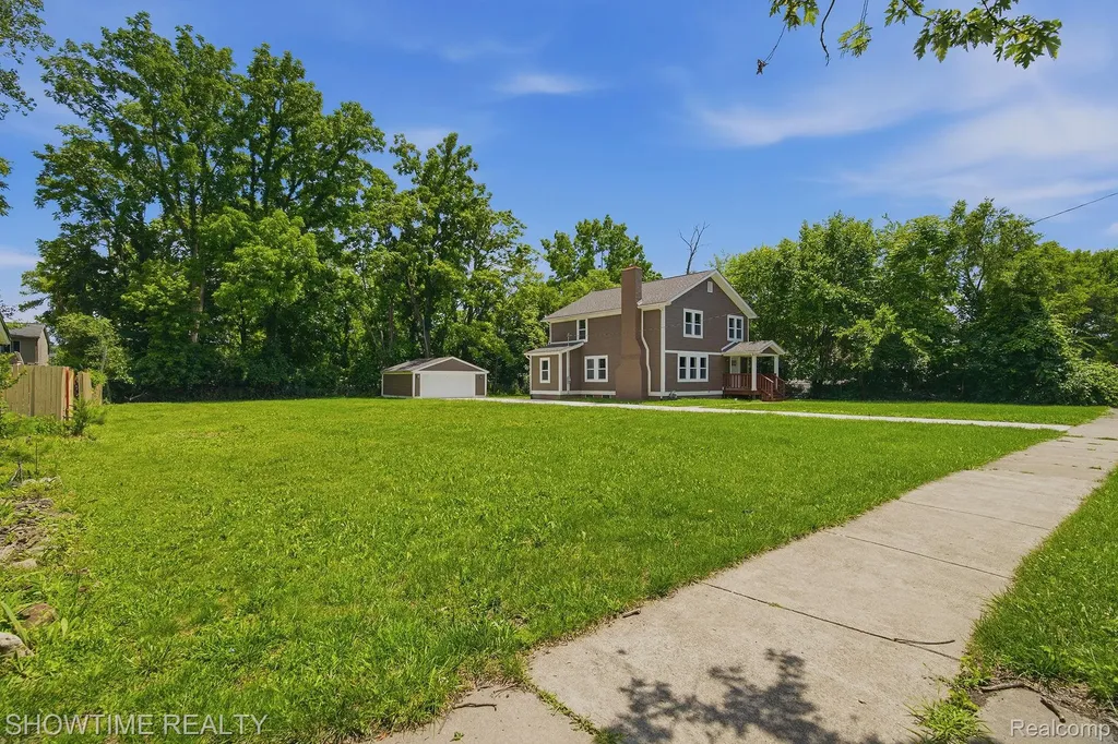 19320 Gaylord Redford Charter Township MI 48240