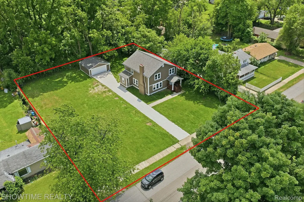 19320 Gaylord Redford Charter Township MI 48240