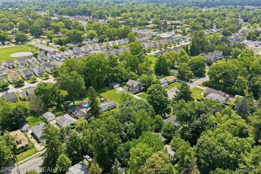 19320 Gaylord Redford Charter Township MI 48240