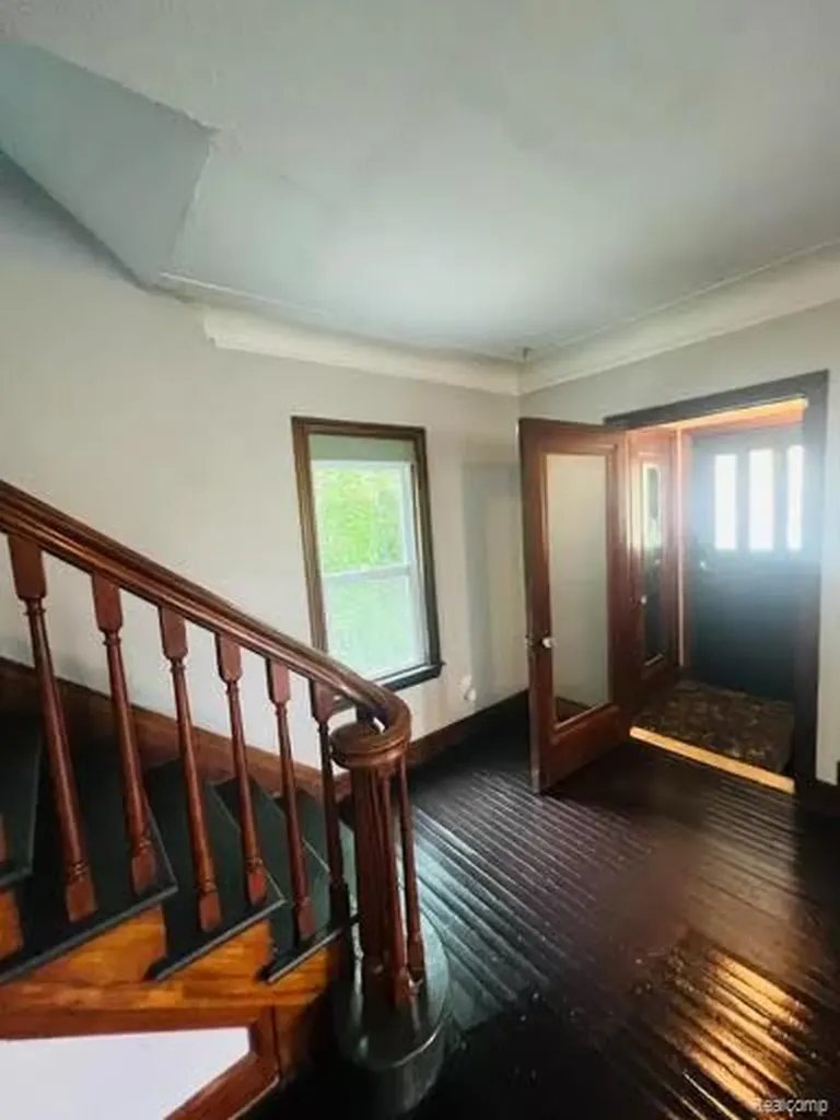 13044 Wilshire Drive Detroit City MI 48213