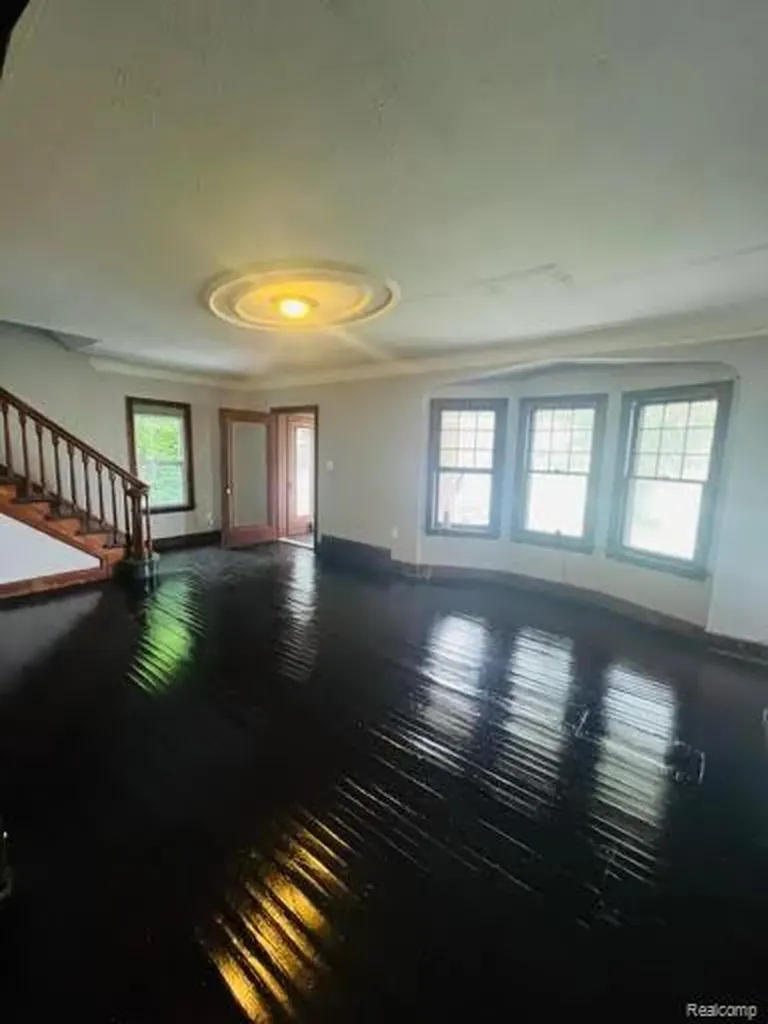13044 Wilshire Drive Detroit City MI 48213