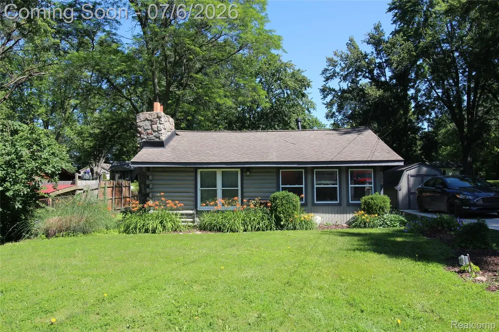11144 Beryl Drive White Lake Charter Township MI 48386