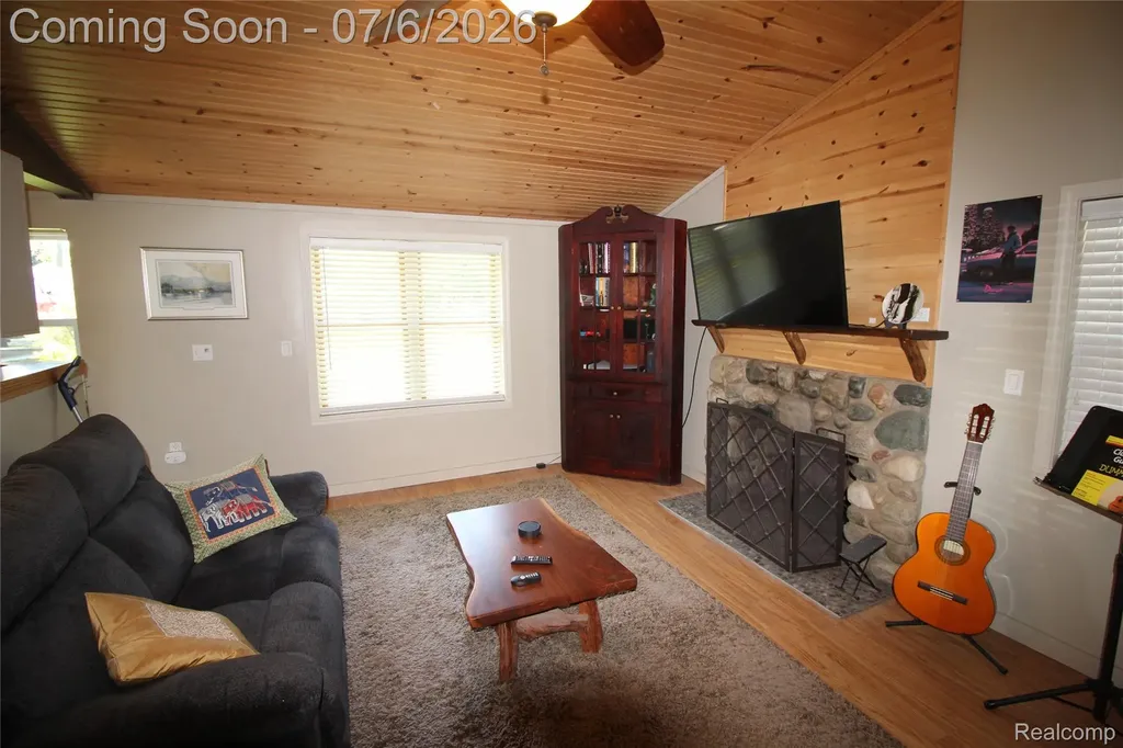 11144 Beryl Drive White Lake Charter Township MI 48386