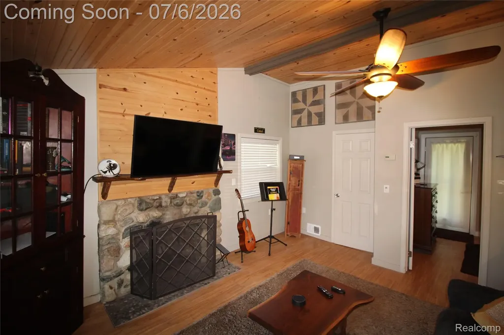 11144 Beryl Drive White Lake Charter Township MI 48386