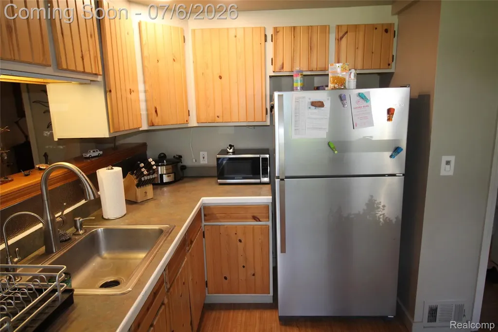 11144 Beryl Drive White Lake Charter Township MI 48386