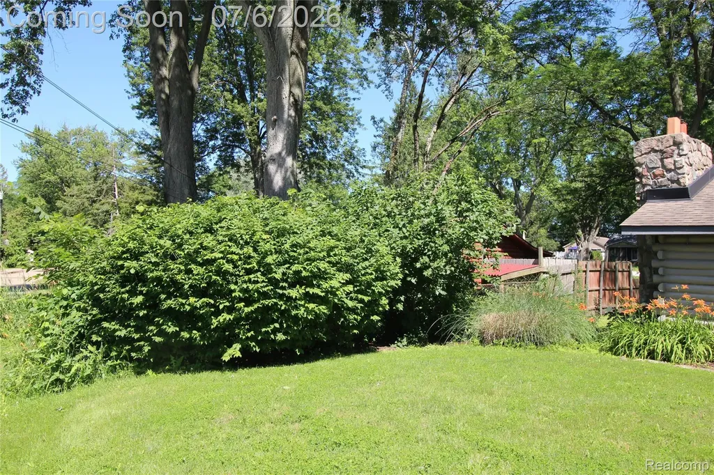 11144 Beryl Drive White Lake Charter Township MI 48386