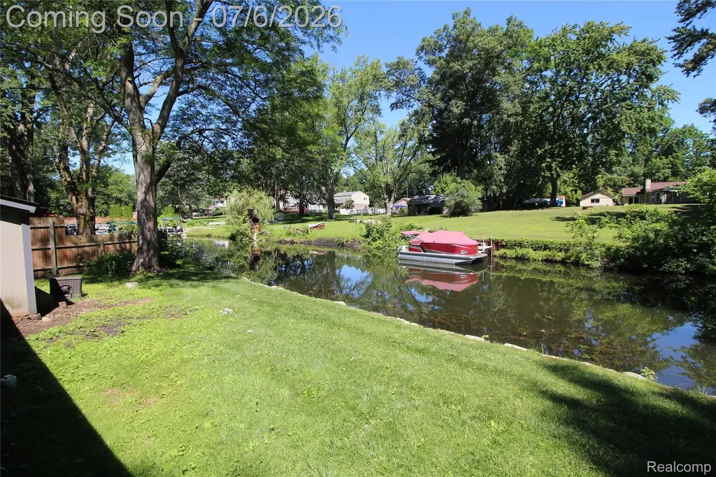 11144 Beryl Drive White Lake Charter Township MI 48386