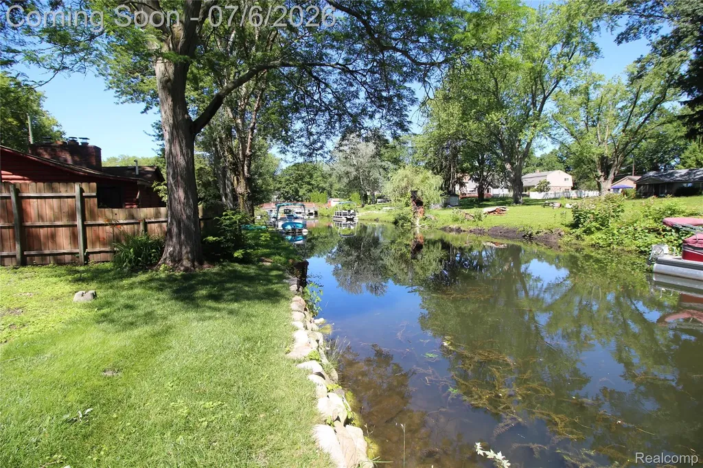11144 Beryl Drive White Lake Charter Township MI 48386