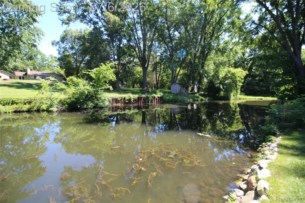 11144 Beryl Drive White Lake Charter Township MI 48386