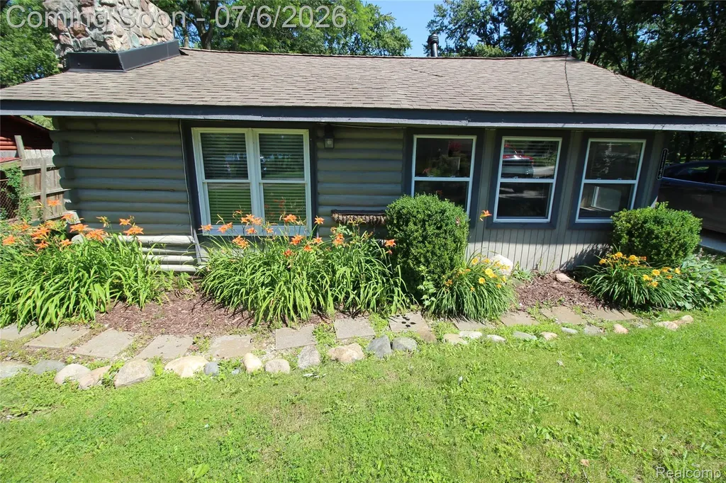 11144 Beryl Drive White Lake Charter Township MI 48386