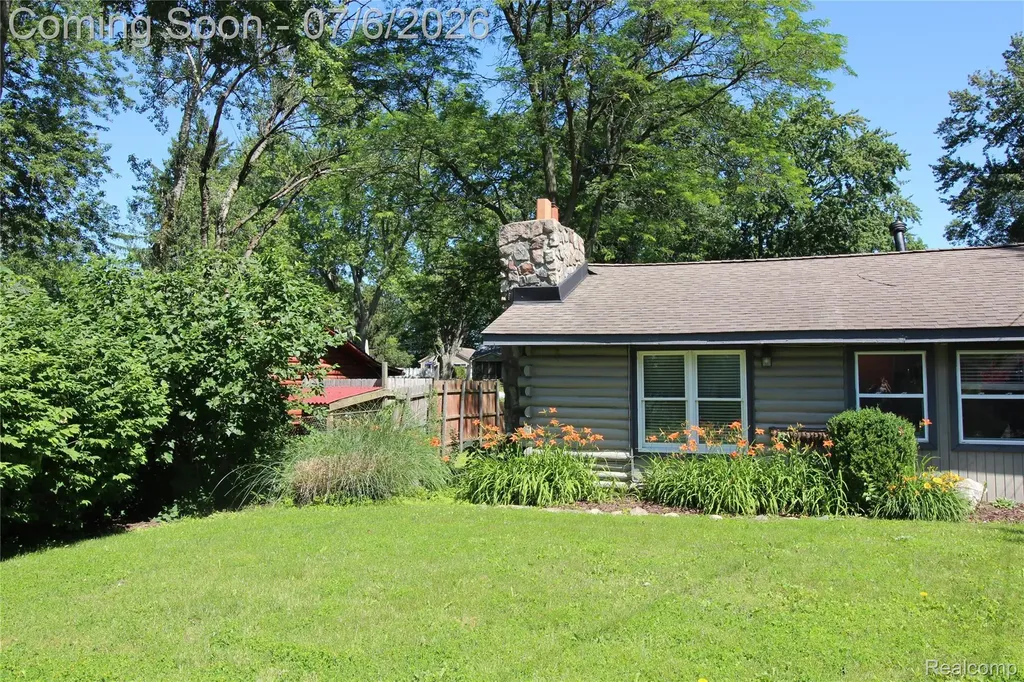 11144 Beryl Drive White Lake Charter Township MI 48386