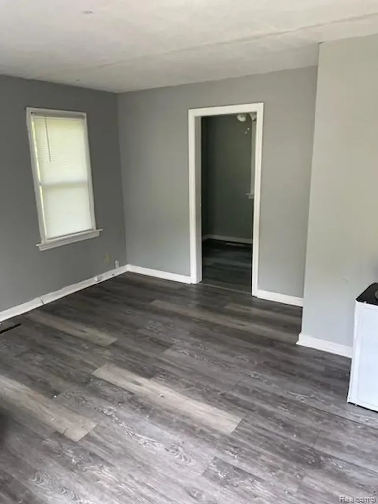 334 S 24th Street Buena Vista Charter Township MI 48601