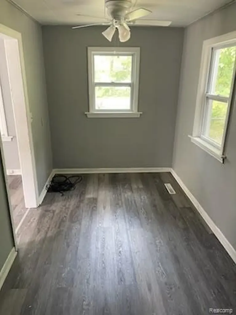 334 S 24th Street Buena Vista Charter Township MI 48601