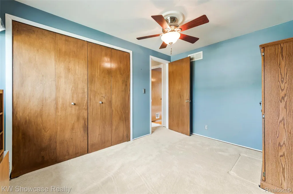 27390 Everett Street Southfield City MI 48076