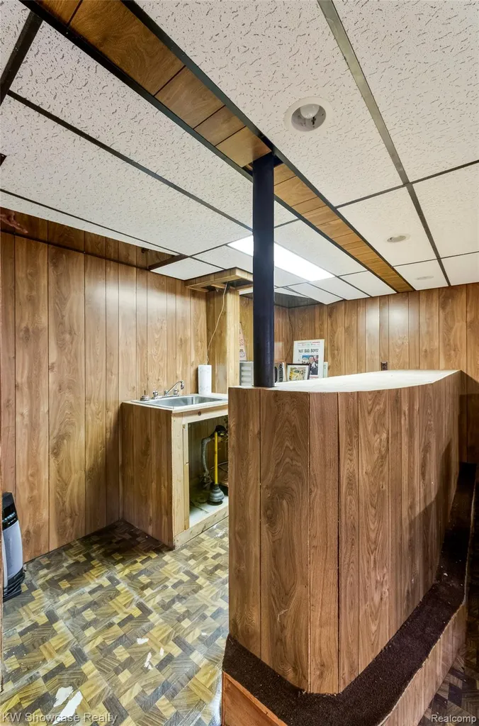 27390 Everett Street Southfield City MI 48076