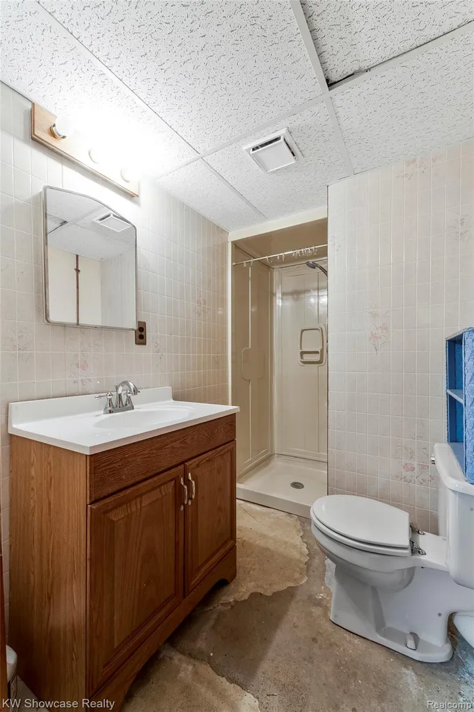 27390 Everett Street Southfield City MI 48076