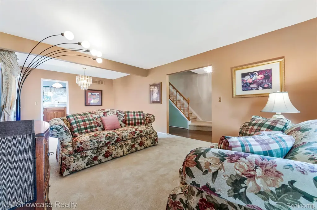27390 Everett Street Southfield City MI 48076