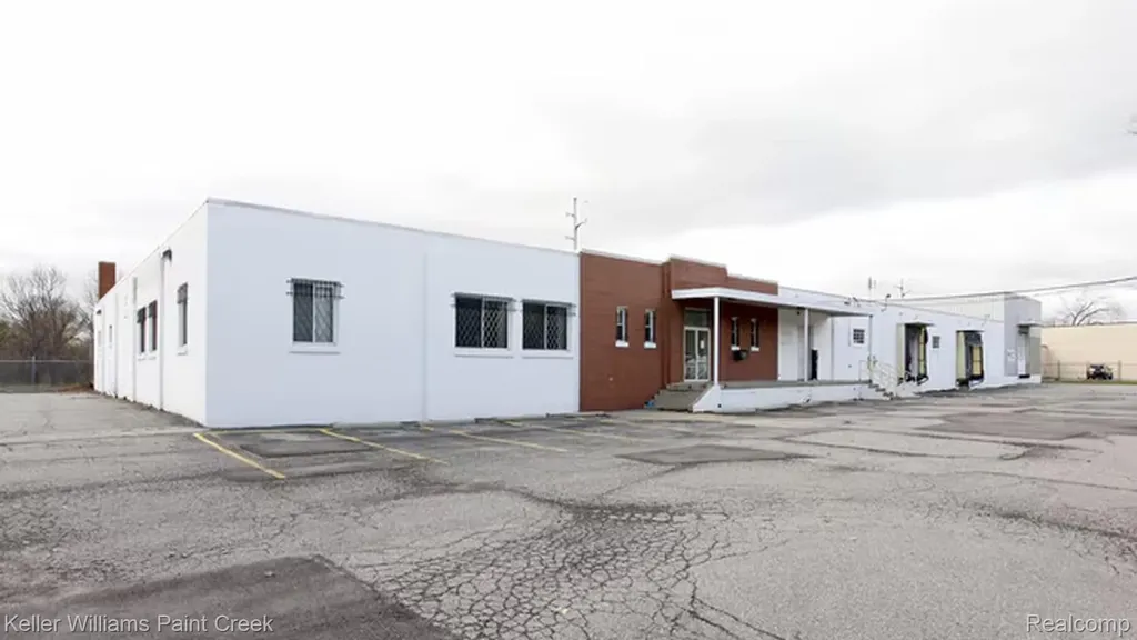 2424 Kansas Avenue Flint City MI 48506