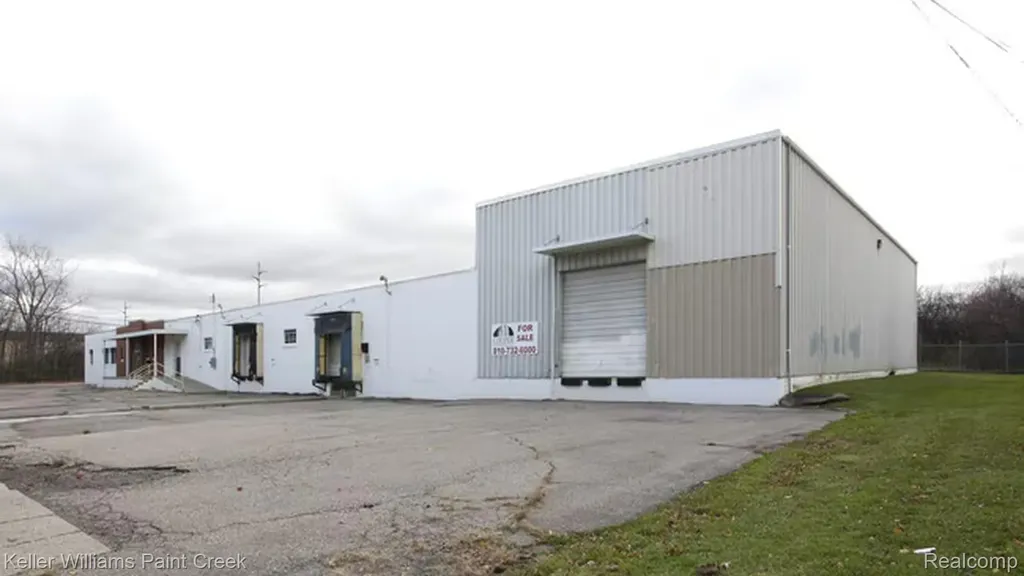 2424 Kansas Avenue Flint City MI 48506