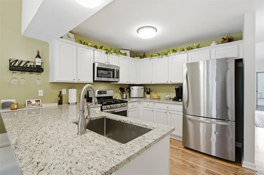 2585 South Commerce Road Wolverine Lake Village MI 48390