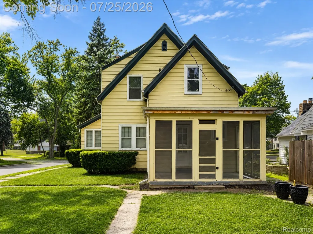 217 Navajo Avenue Pontiac City MI 48341