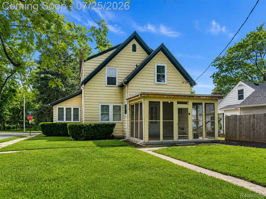 217 Navajo Avenue Pontiac City MI 48341
