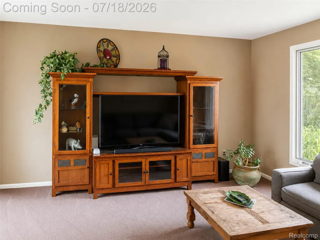 2545 Cedar Key Drive Lake Orion Village MI 48360