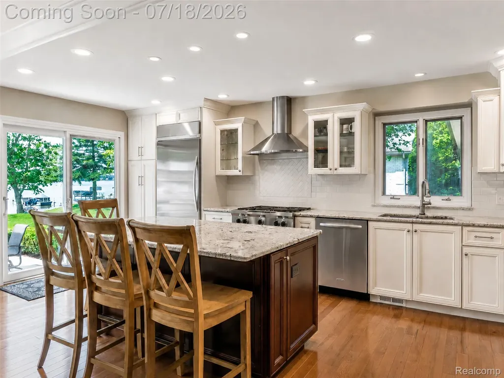 2545 Cedar Key Drive Lake Orion Village MI 48360