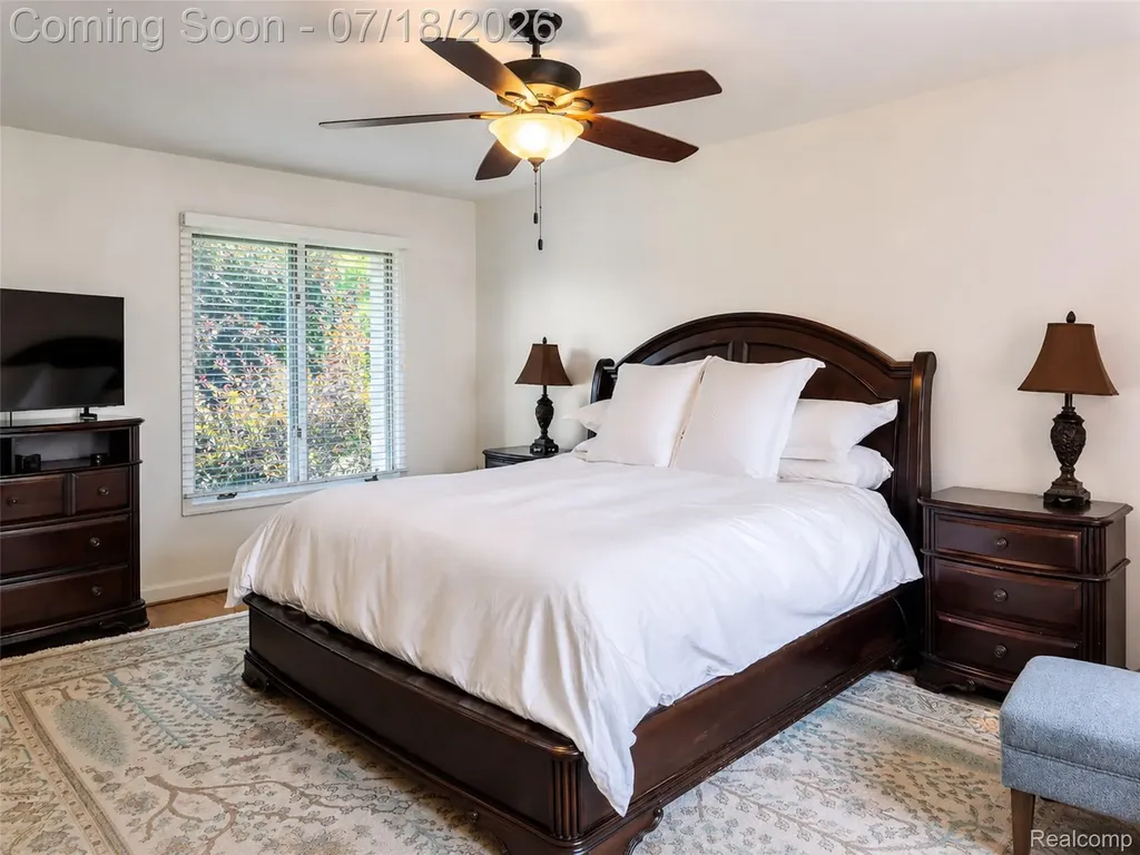 2545 Cedar Key Drive Lake Orion Village MI 48360