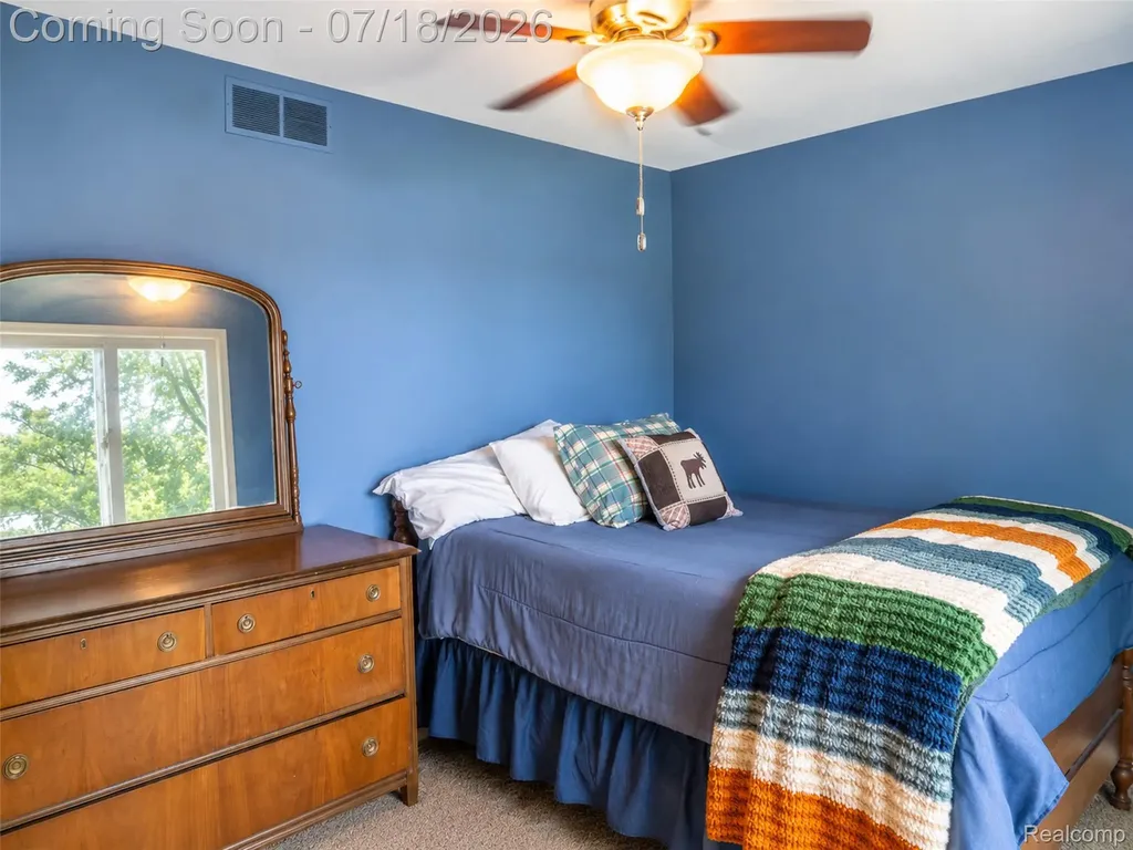 2545 Cedar Key Drive Lake Orion Village MI 48360