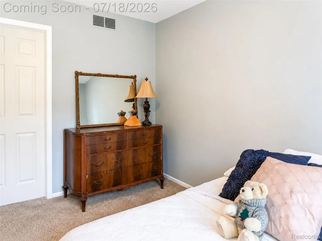 2545 Cedar Key Drive Lake Orion Village MI 48360