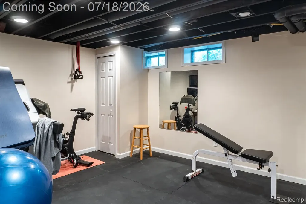 2545 Cedar Key Drive Lake Orion Village MI 48360