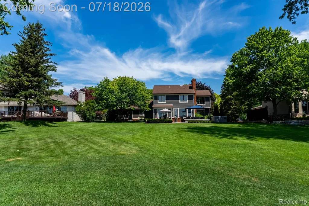 2545 Cedar Key Drive Lake Orion Village MI 48360