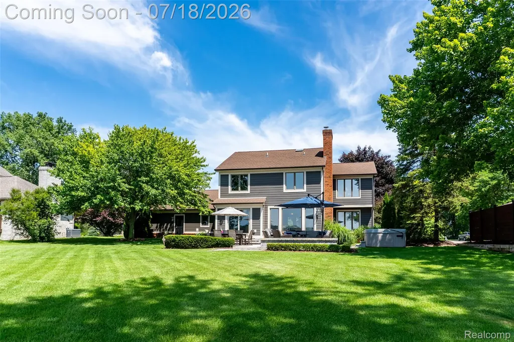 2545 Cedar Key Drive Lake Orion Village MI 48360