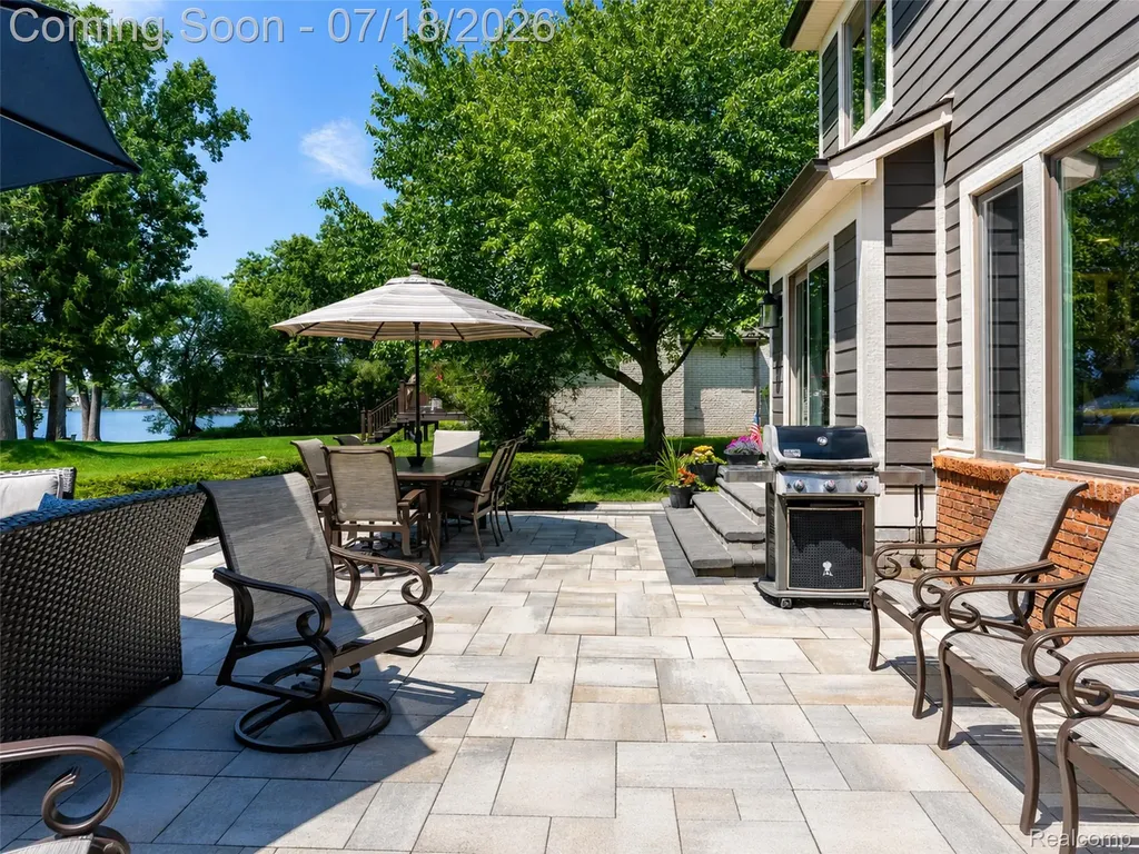 2545 Cedar Key Drive Lake Orion Village MI 48360