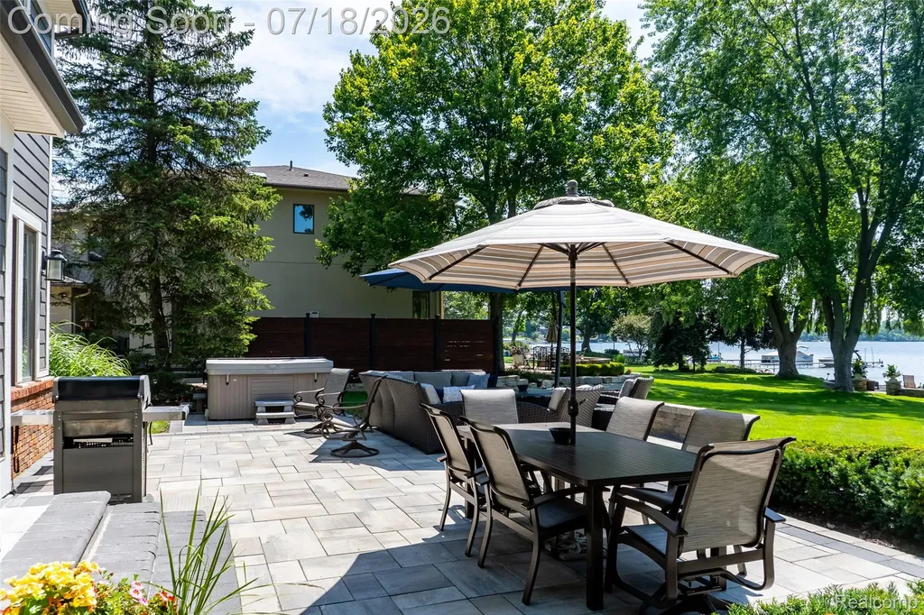 2545 Cedar Key Drive Lake Orion Village MI 48360
