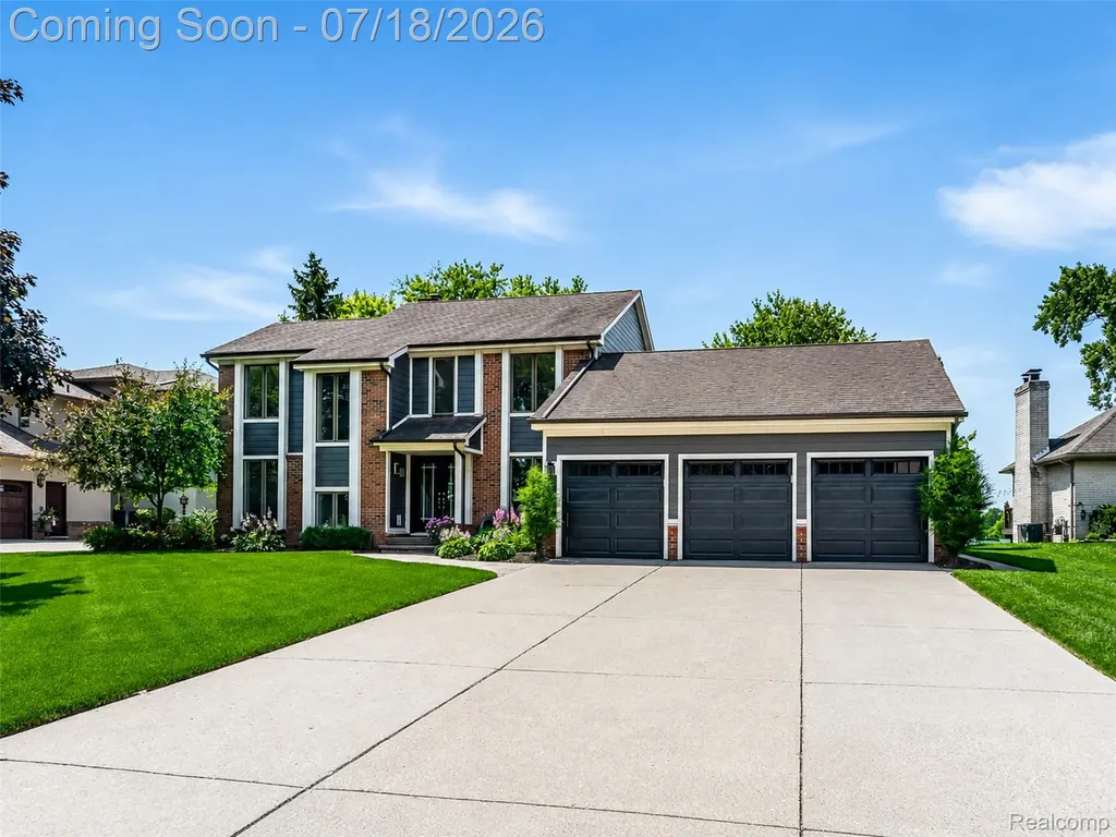 2545 Cedar Key Drive Lake Orion Village MI 48360