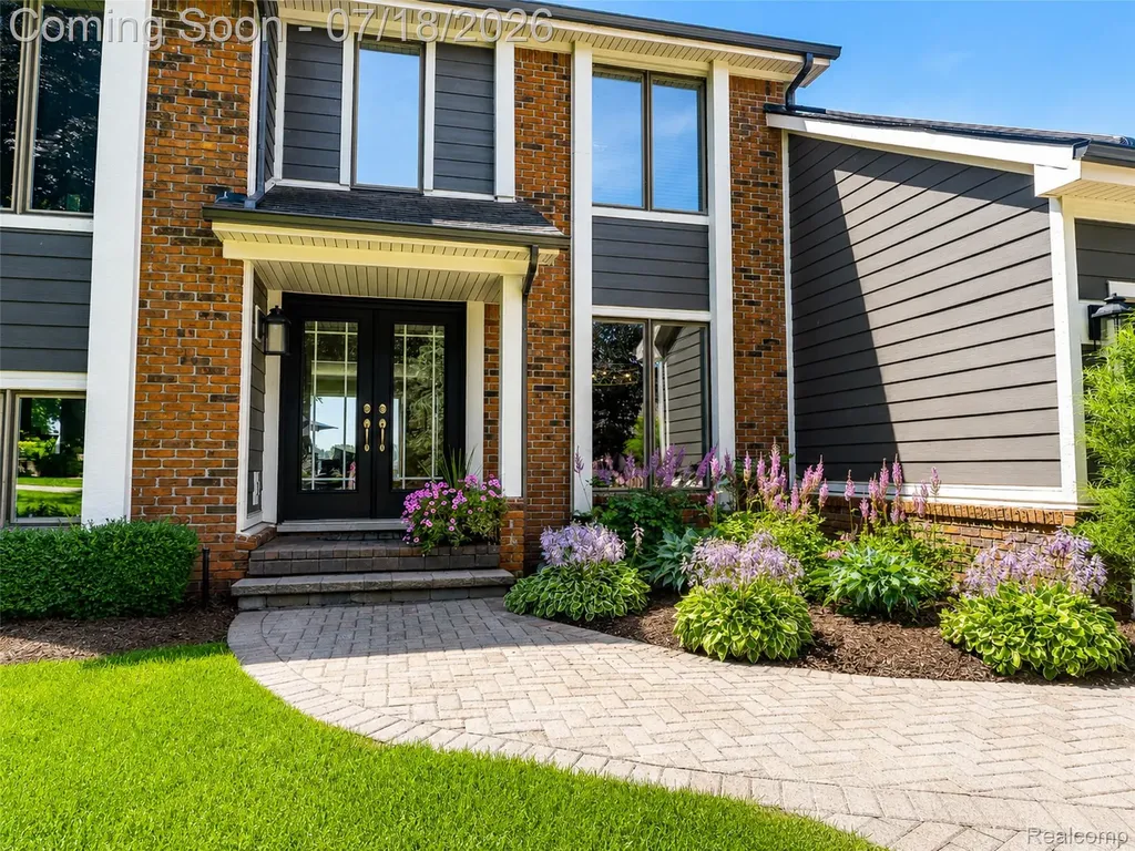 2545 Cedar Key Drive Lake Orion Village MI 48360