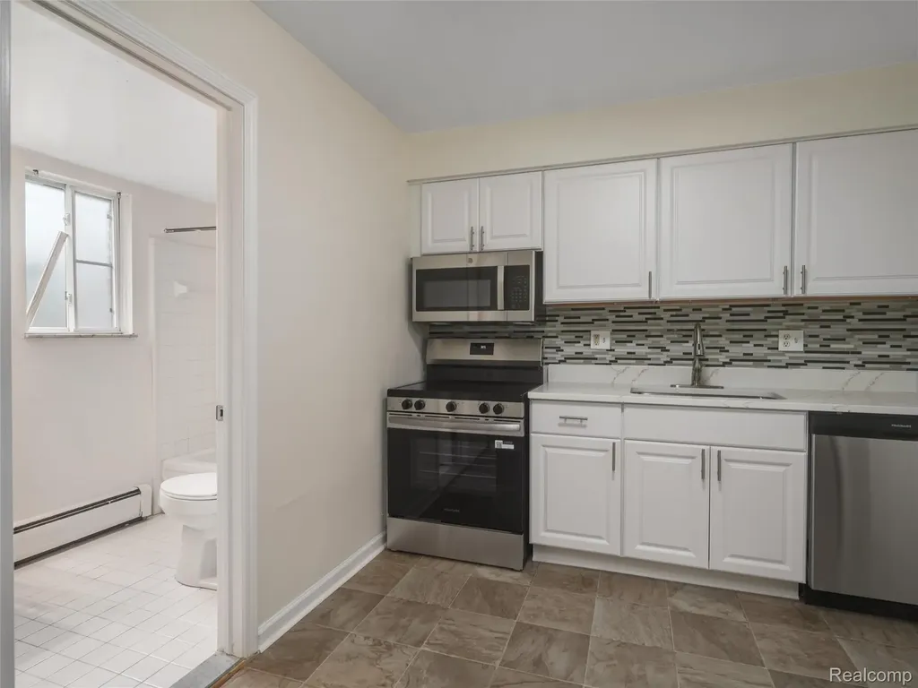 38576 Meadowdale Street Clinton Charter Township MI 48036