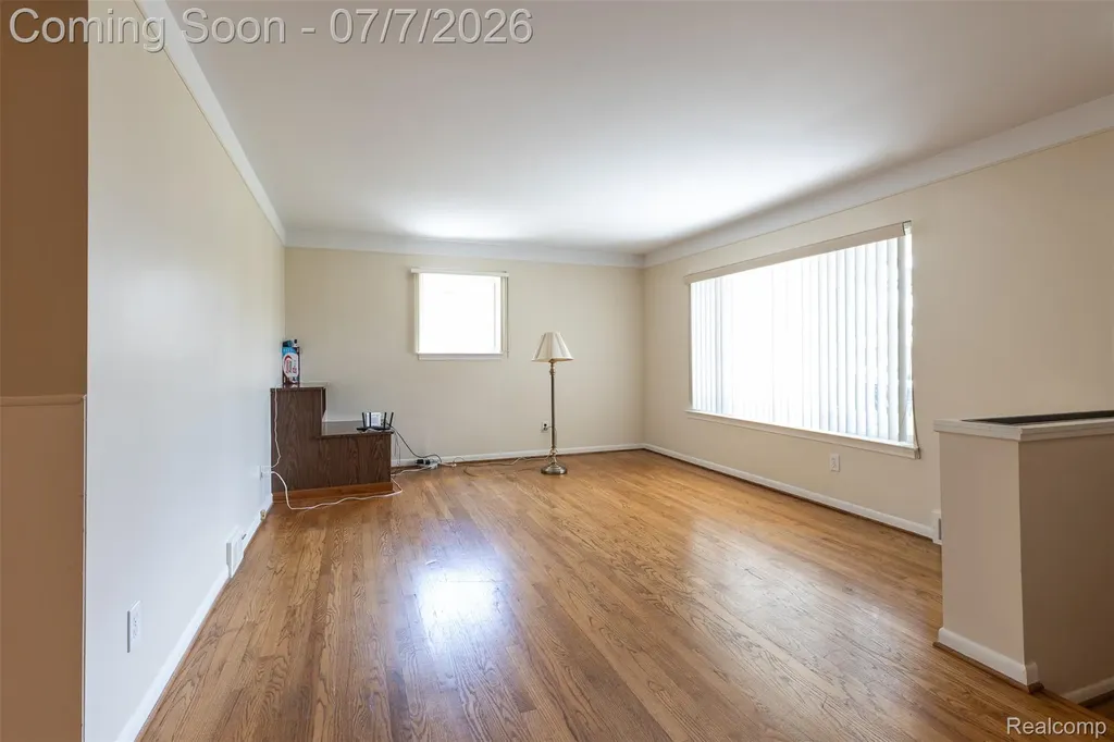 27268 Wagner Drive Warren City MI 48093